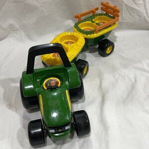 TOMY John Deere Hayride Tractor Plastic Farm Animal Sounds Pull Kids Toy Works